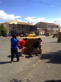 Niños jugando en fiestas de la Matanza de Santomera